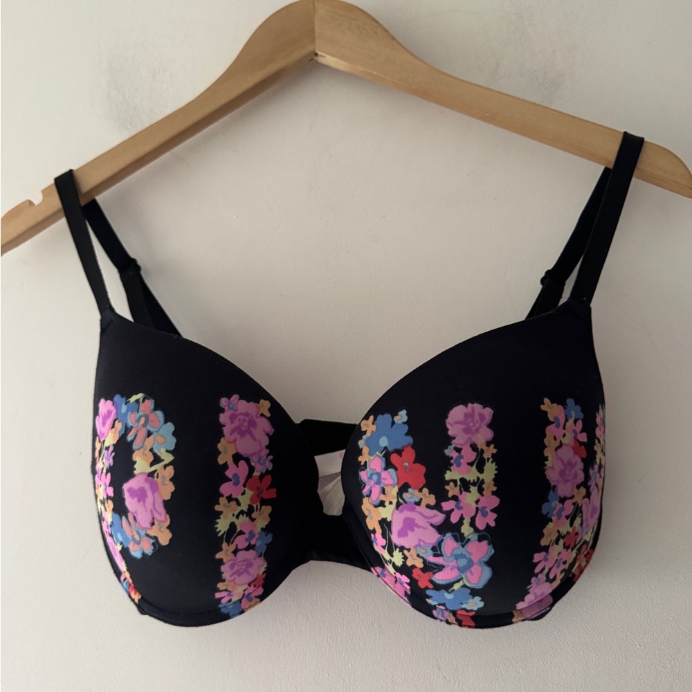 PINK Victoria’s Secret‎ Black Floral Wear Everywhere Push Up Bra 32DD